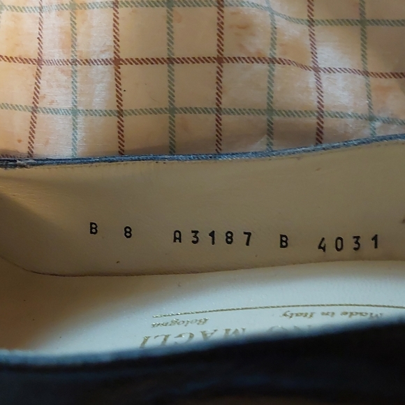 Shoes - Picture 8 of 10